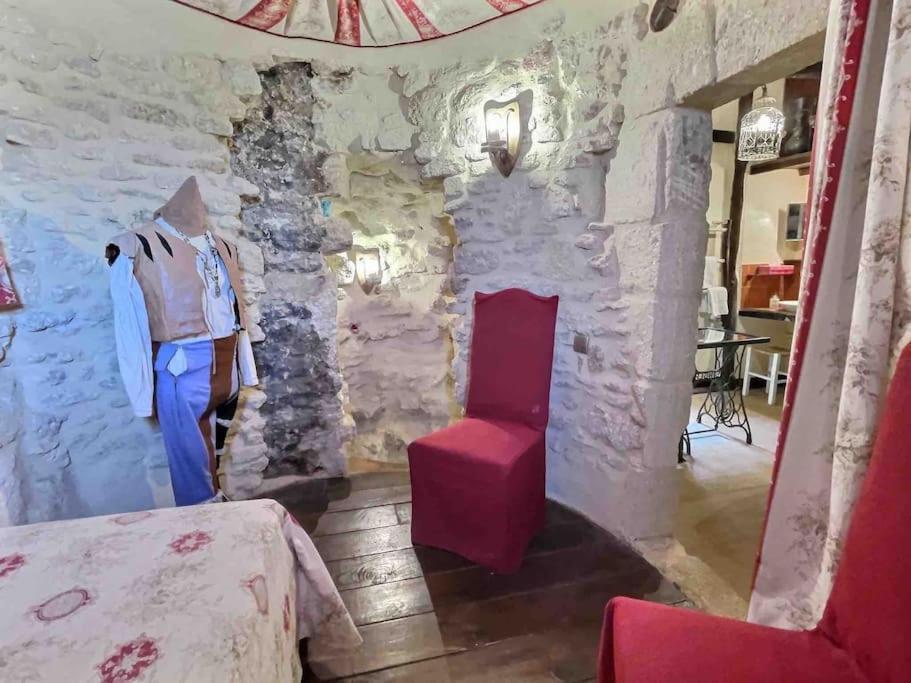 Chez Lydia - Osez La Vie De Chateau ! Pont Du Gard, Uzes Ремулін Екстер'єр фото