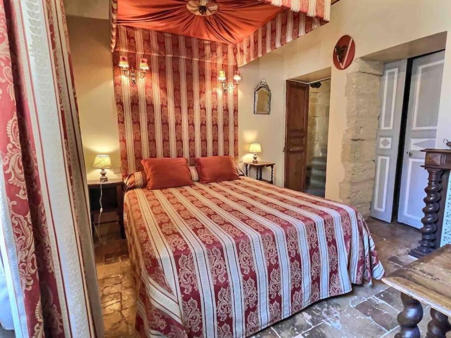 Chez Lydia - Osez La Vie De Chateau ! Pont Du Gard, Uzes Ремулін Екстер'єр фото